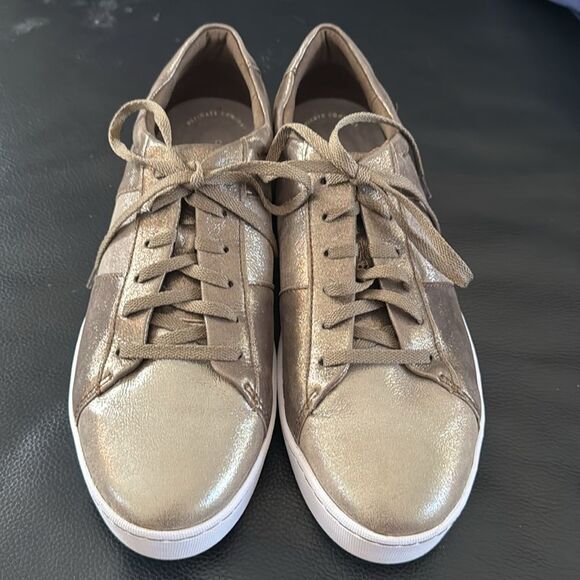 Collection by Clarks Pawley Rilee Metallic Leather Sneakers - Picture 4 of 6